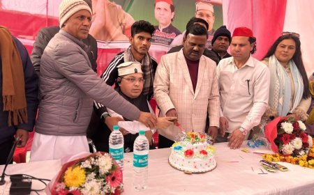 सांसद डिंपल यादव का 48वां जन्मदिन पिरान कलियर में धूमधाम से मनाया गया।