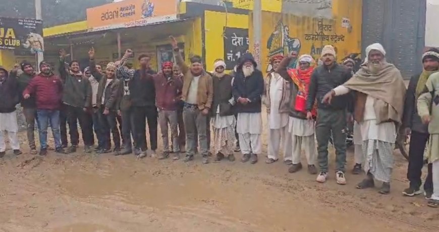 ग्रामीणो ने भरी हुंकार सडक नही तो वोट नही