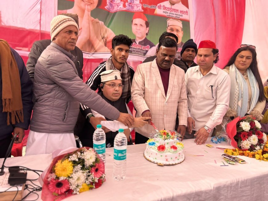 सांसद डिंपल यादव का 48वां जन्मदिन पिरान कलियर में धूमधाम से मनाया गया।