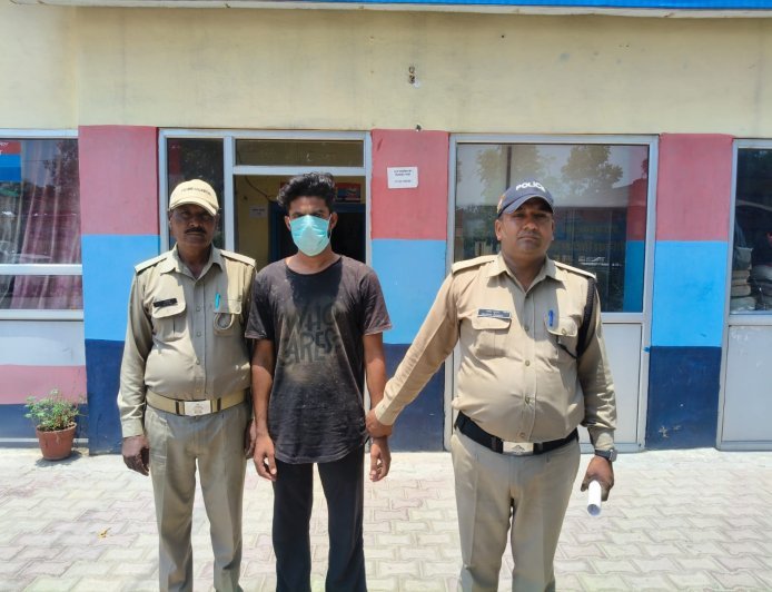 ढाई लाख की स्मैक के साथ नशा तस्कर गिरफ्तार, मंगलौर पुलिस की बड़ी कार्रवाई